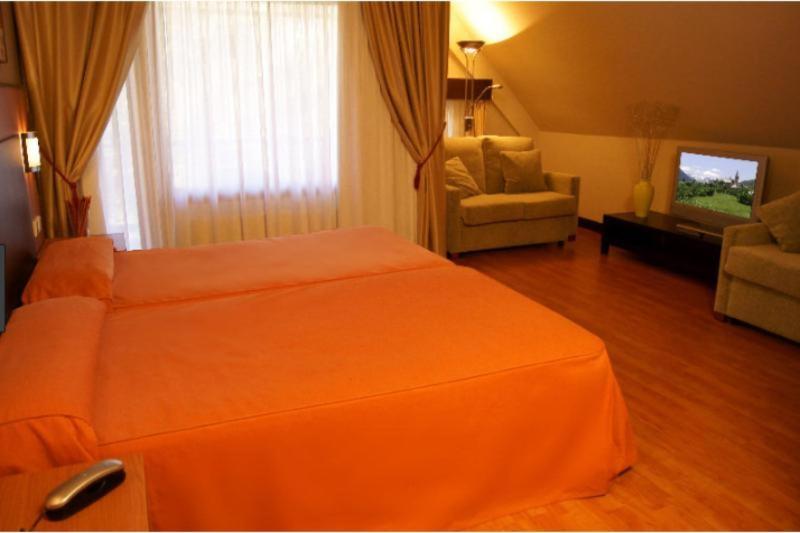 Apartamentos SNÖ Edelweiss Aramón Aramón Cerler Zimmer foto