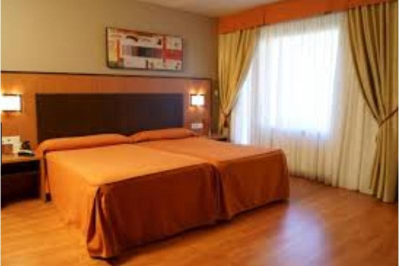 Apartamentos SNÖ Edelweiss Aramón Aramón Cerler Zimmer foto
