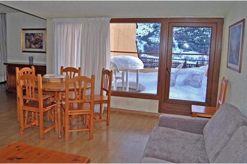 Apartamentos SNÖ Edelweiss Aramón Aramón Cerler Zimmer foto