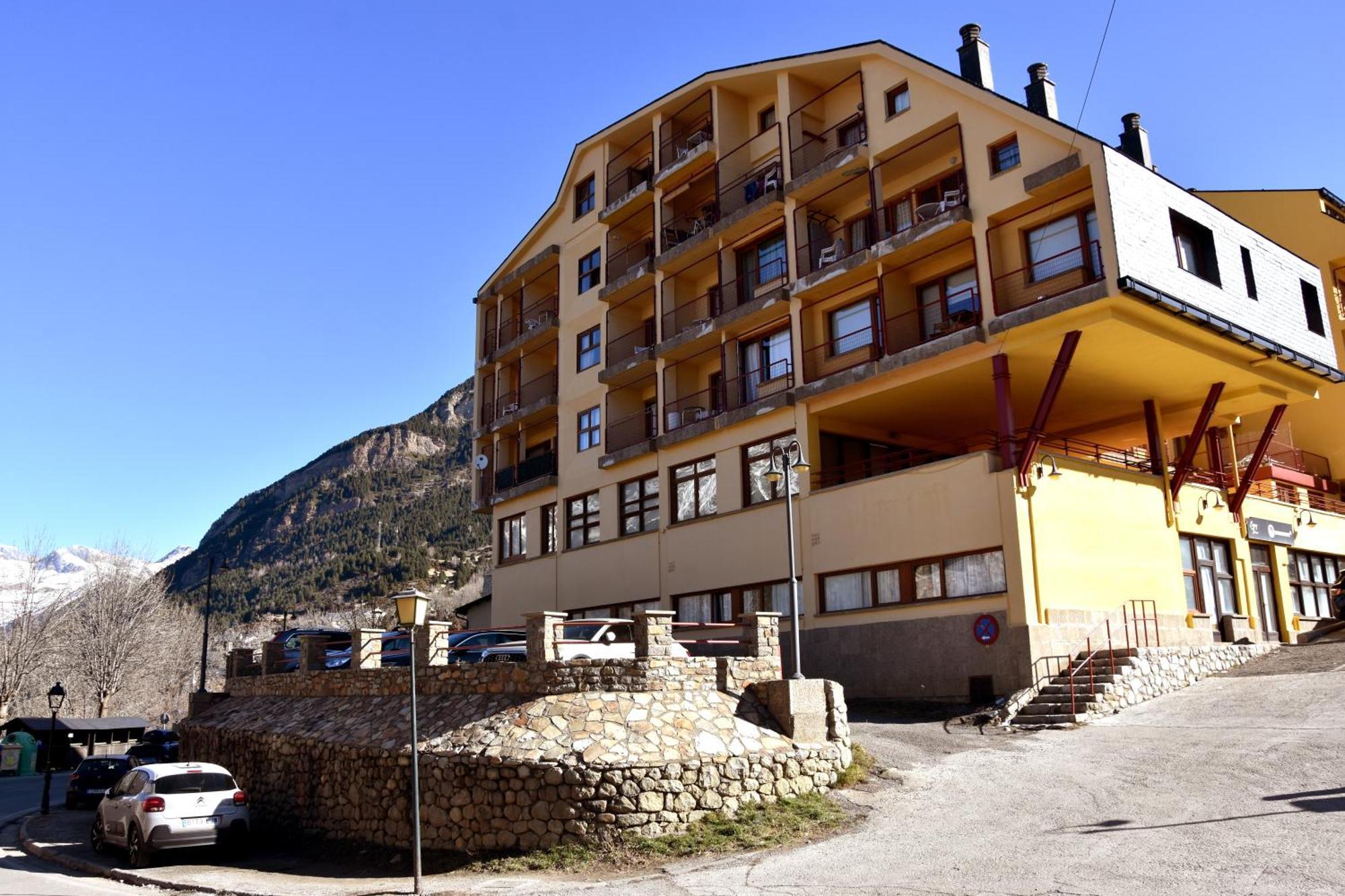 Apartamentos SNÖ Edelweiss Aramón Aramón Cerler Exterior foto