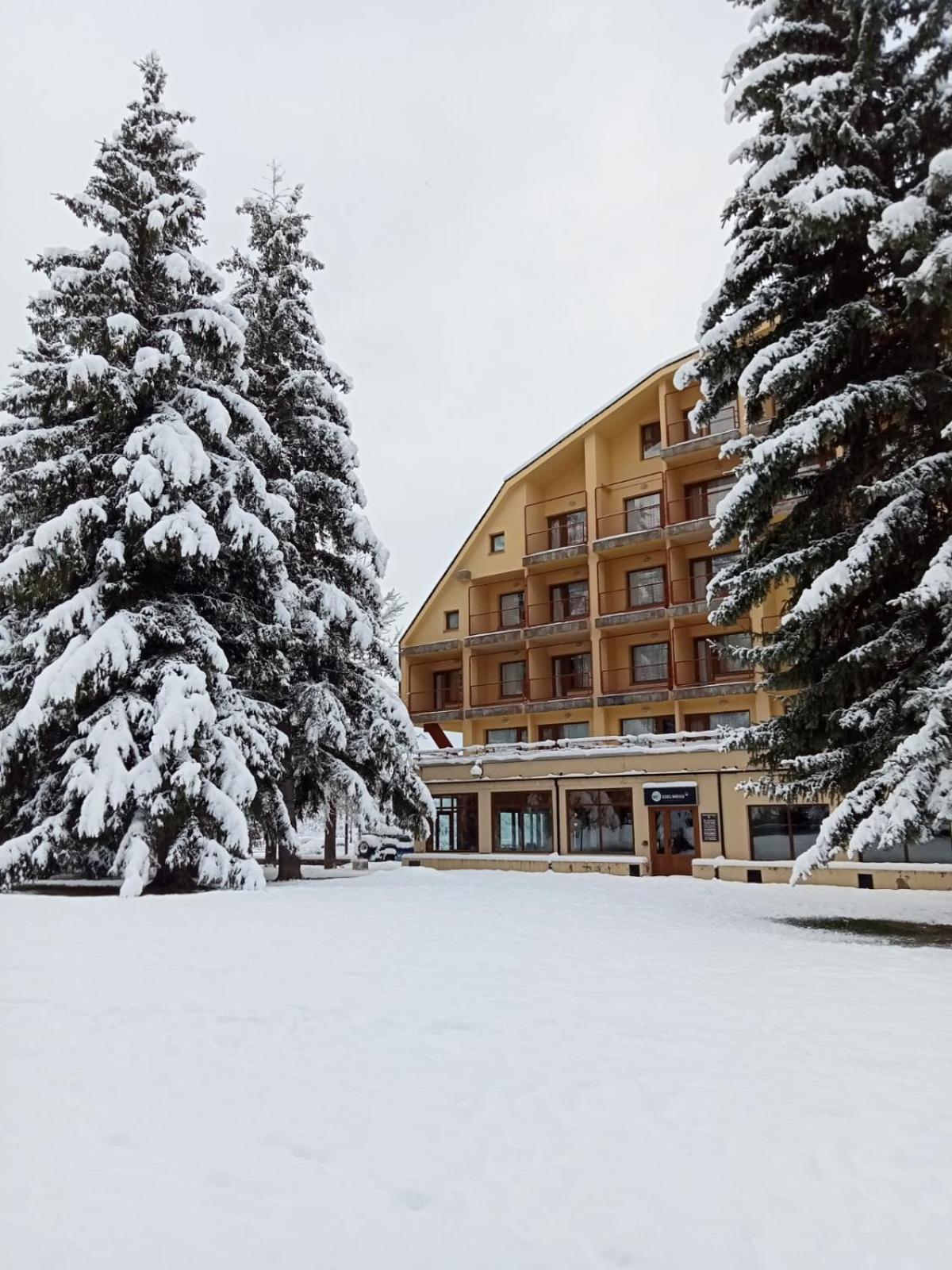 Apartamentos SNÖ Edelweiss Aramón Aramón Cerler Exterior foto